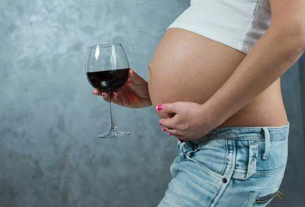 Потенциальная польза красного вина перед родами