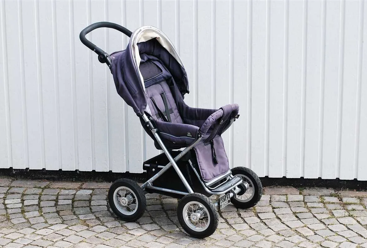 Подходящая коляска для малыша: важность и выбор